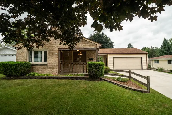 110 S Highland Ave, Thiensville, WI 53092