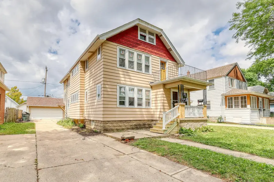 2225 S 82nd St, West Allis, WI 53219 - #2