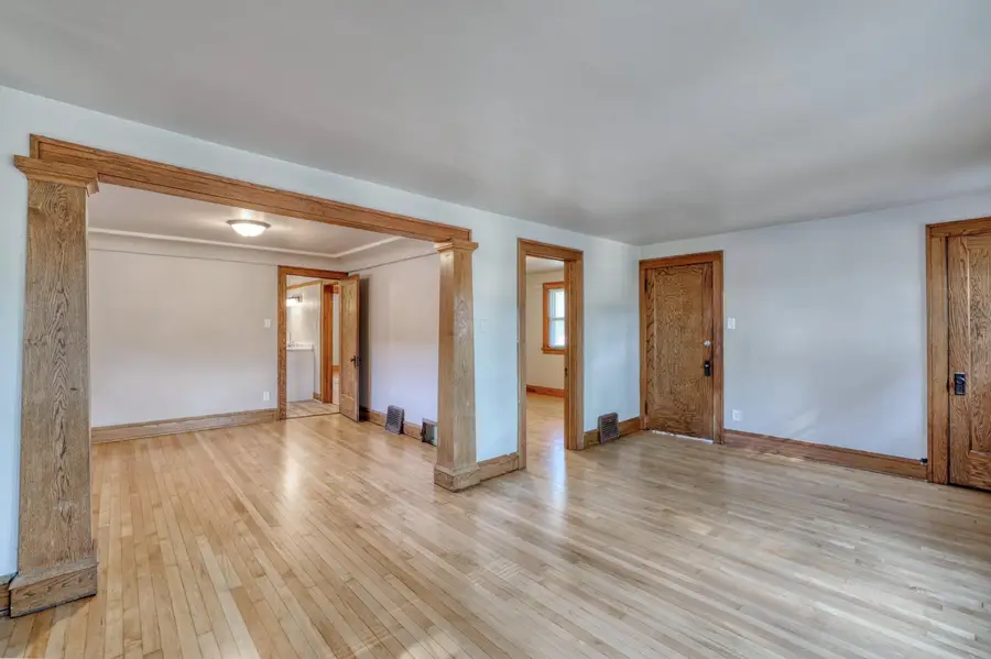 2225 S 82nd St, West Allis, WI 53219 - #3