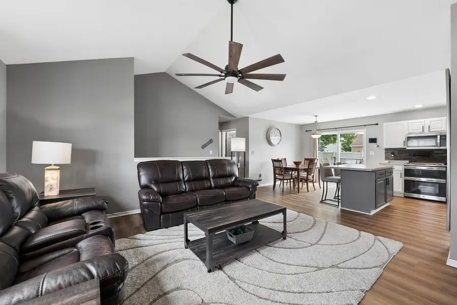 1409 E Pinecrest Ln, Elkhorn, WI 53121 - #3