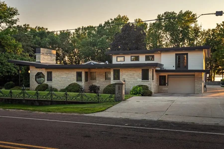 3525 Lakeshore Dr, Campbell, WI 54603 - #3