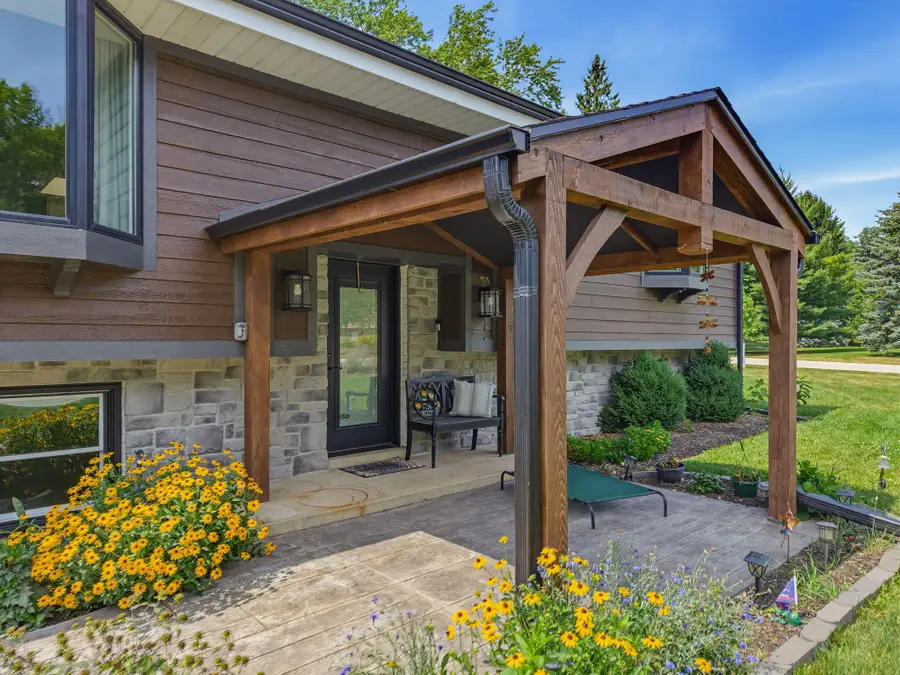 W330N5515 Linden Cir E, Merton, WI 53058 - #2