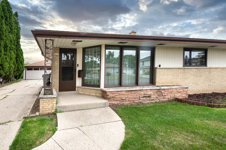 7219 W Crawford Ave, Milwaukee, WI 53220 - #2