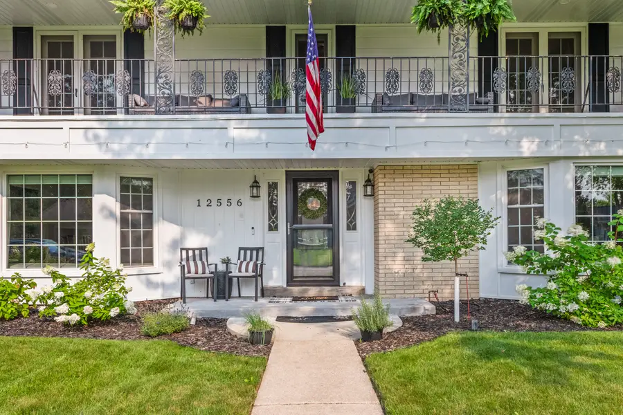 12556 N La Belle Ct, Mequon, WI 53092 - #2
