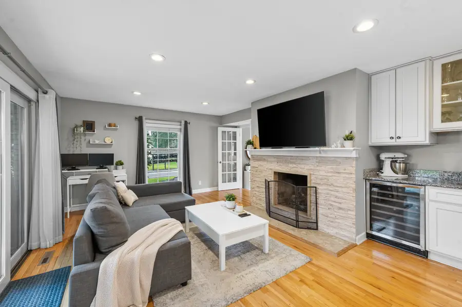 12556 N La Belle Ct, Mequon, WI 53092 - #3