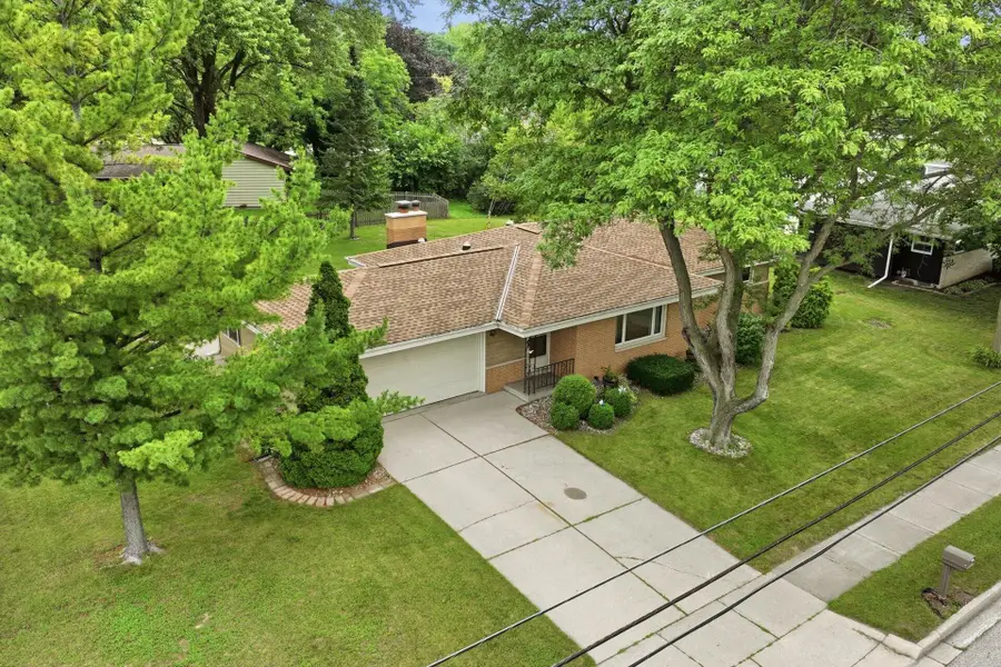 N88W18016 Christman Rd, Menomonee Falls, WI 53051 - #3