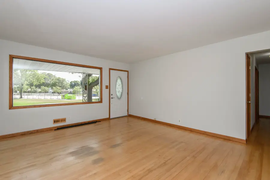 10160 W Montana Ave, West Allis, WI 53227 - #2