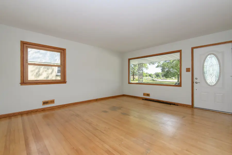 10160 W Montana Ave, West Allis, WI 53227 - #3