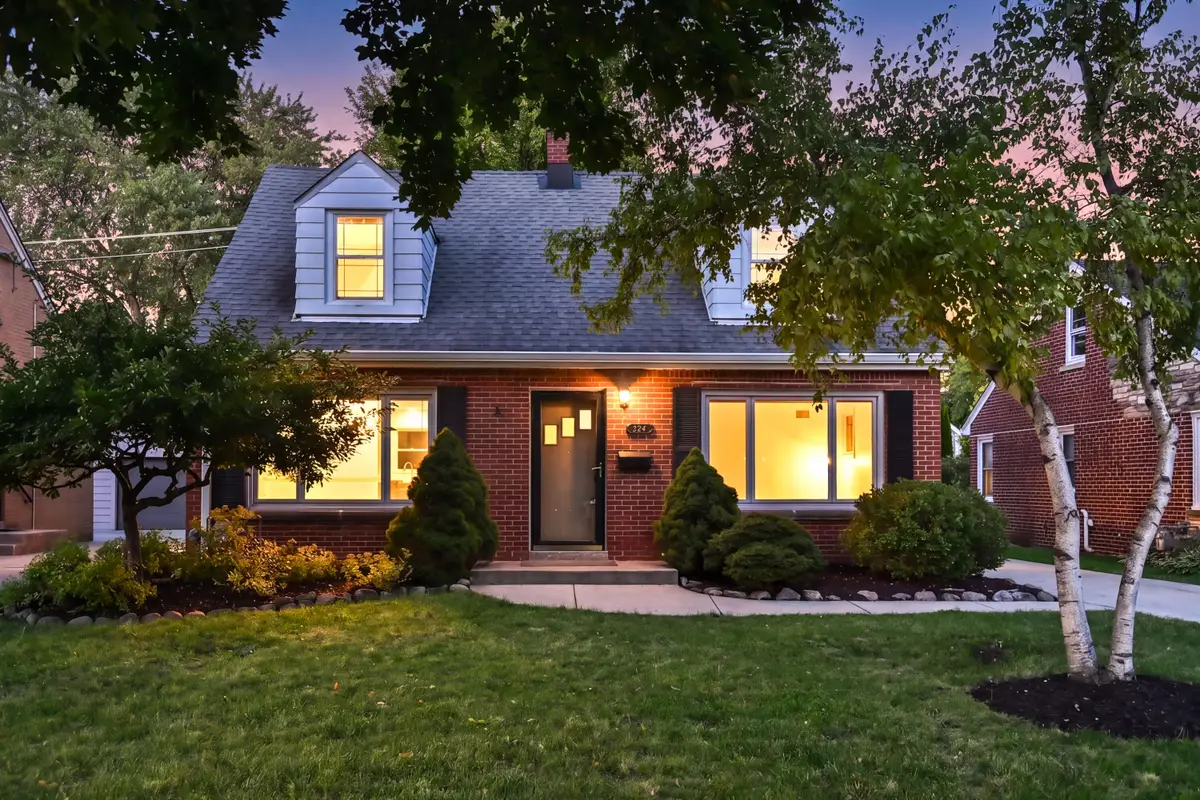 534 N 105th St, Wauwatosa, WI 53226 - #1
