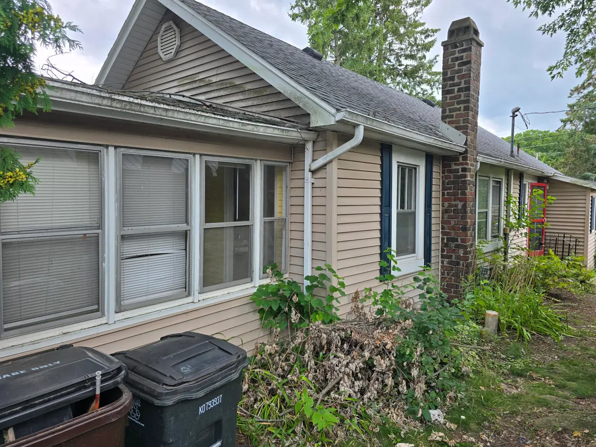 1530 2nd St, Delafield, WI 53018 - #1