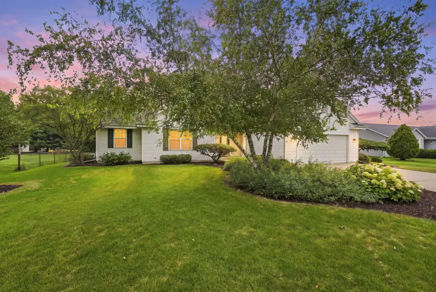 306 Pleasant St, Eagle, WI 53119 - #2