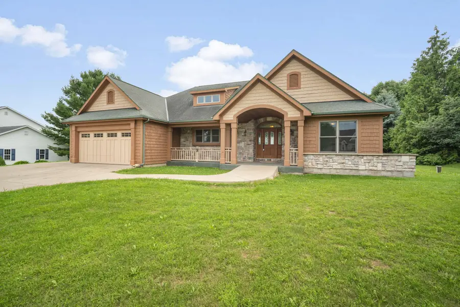 W2261 E Oak Ridge Dr, Ashippun, WI 53066 - #3