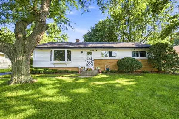 5805 W Fountain Ave, Milwaukee, WI 53223