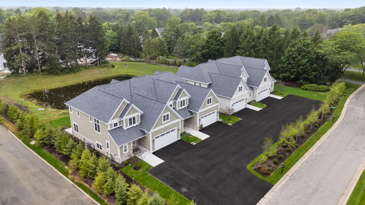 1407 W Eastbrook Dr, Mequon, WI 53092 - #1