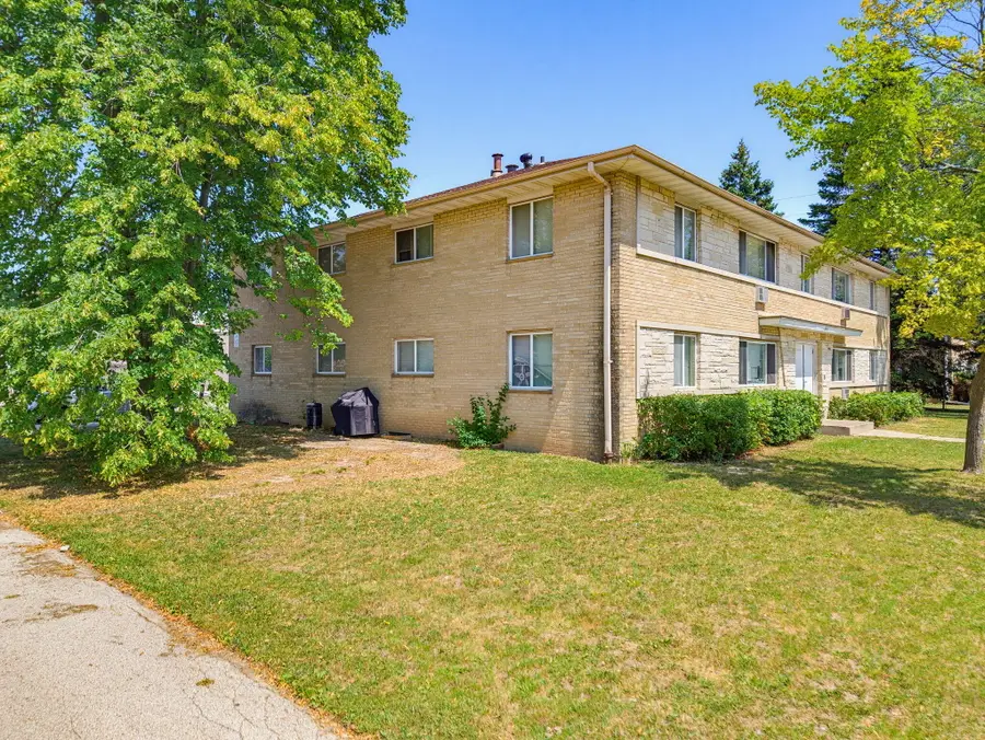 6036 W Kaul Ave, Milwaukee, WI 53218 - #3