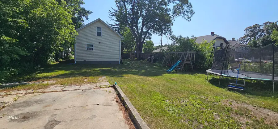 628 N 9th St, Manitowoc, WI 54220 - #3