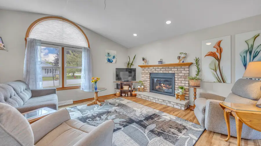 131 Menominee Dr, Sheboygan Falls, WI 53085 - #3