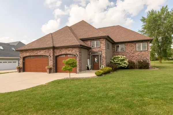 647 E Clancy St, Jefferson, WI 53549