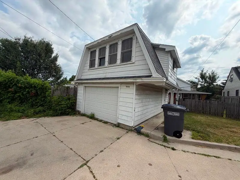1926 S 16th St, Sheboygan, WI 53081 - #2