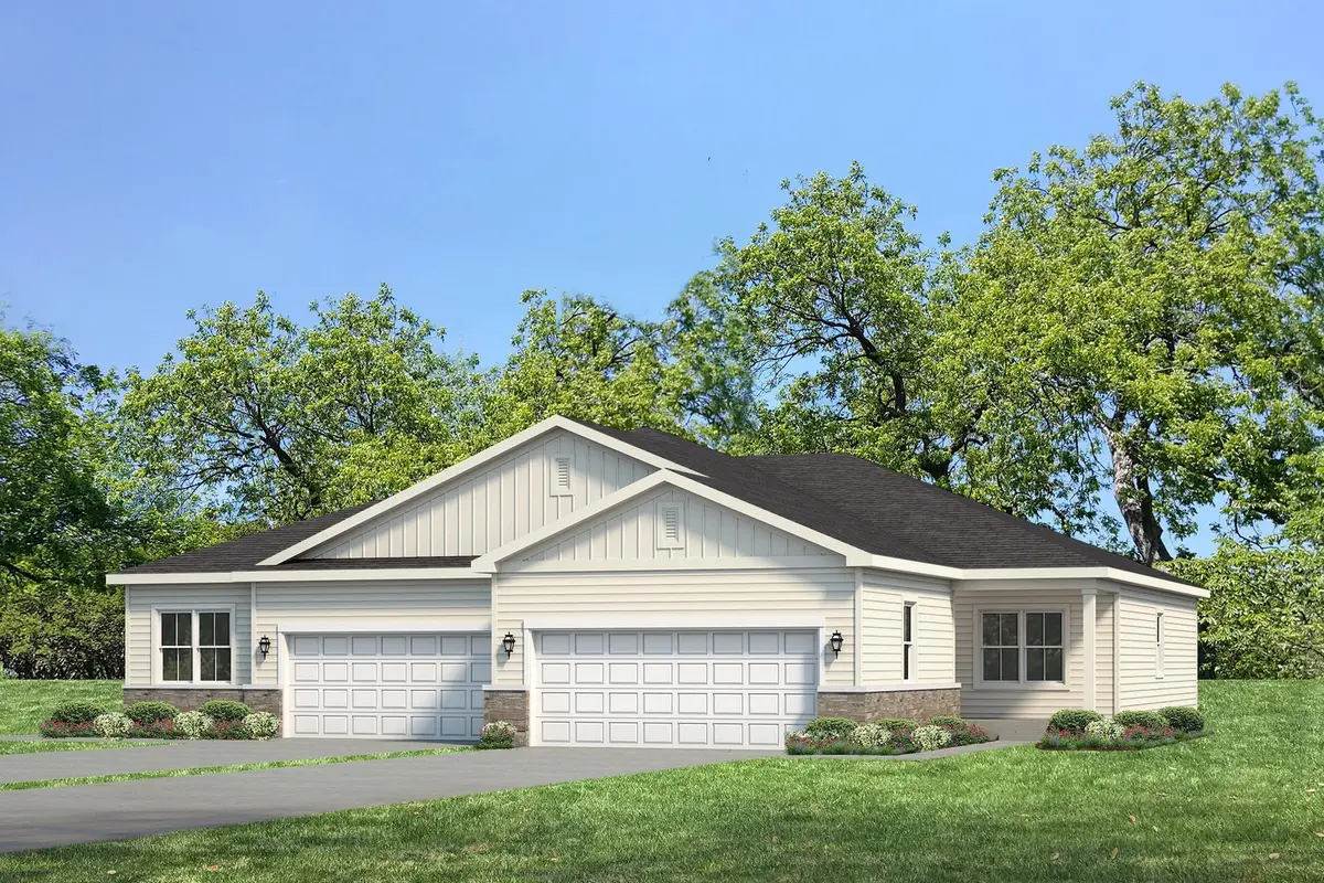 318 Creekside Pl, Delavan, WI 53115 - #1