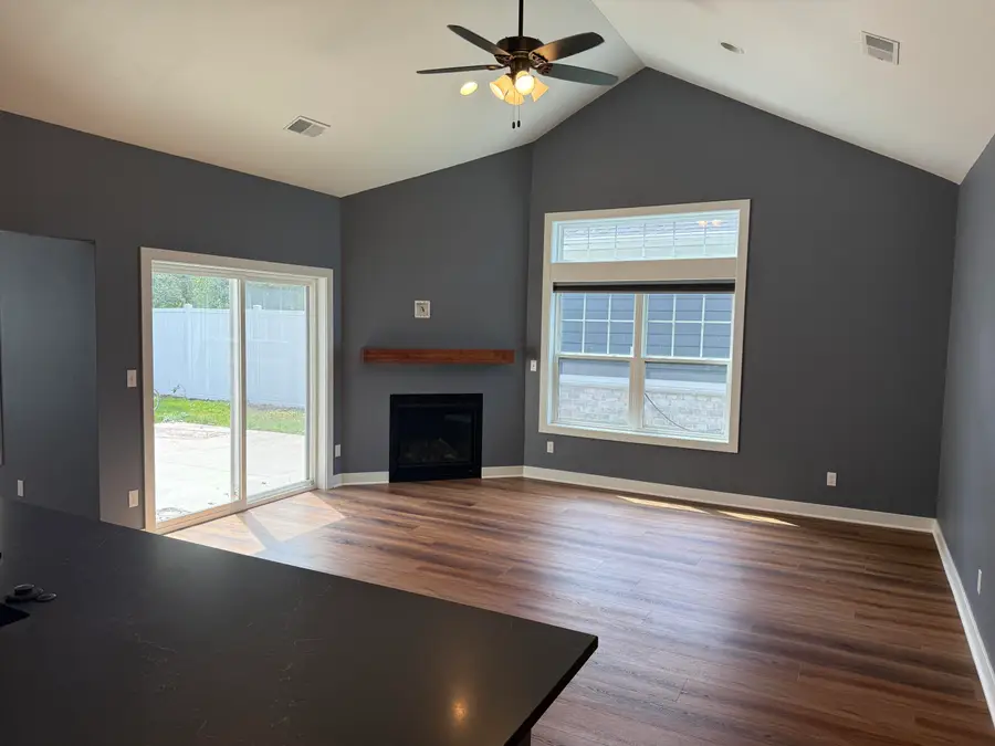 327 Lynx Ln, Manitowoc, WI 54220 - #3