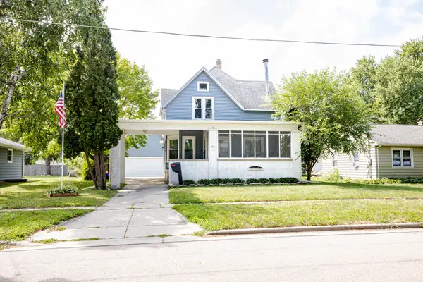 817 Dempster St, Fort Atkinson, WI 53538