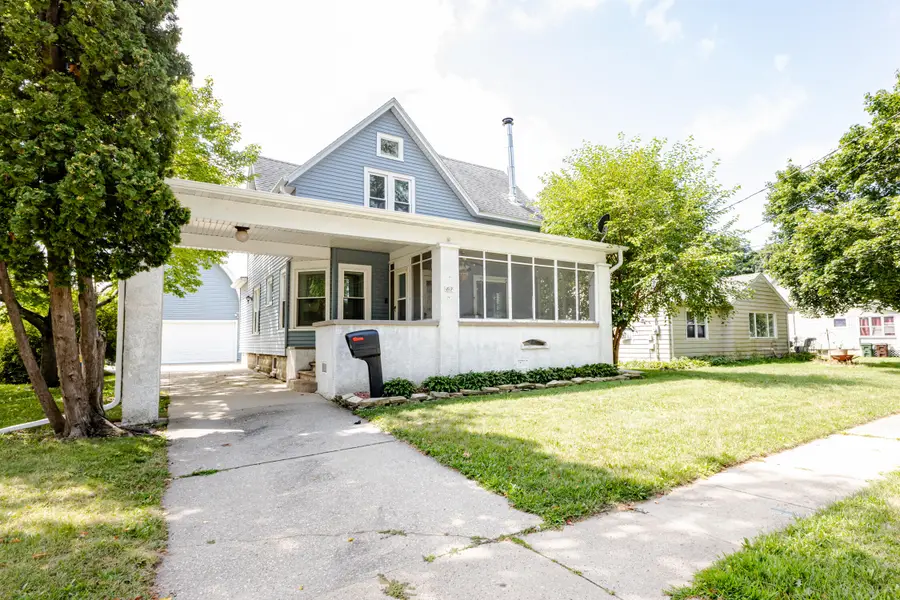817 Dempster St, Fort Atkinson, WI 53538 - #3