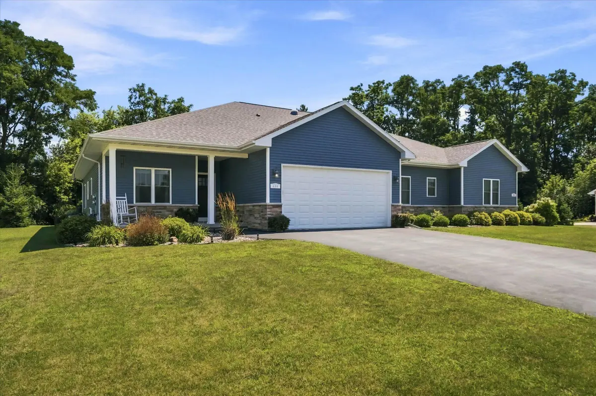 490 Meadowlark Ln E, Green Lake, WI 54941 - #1