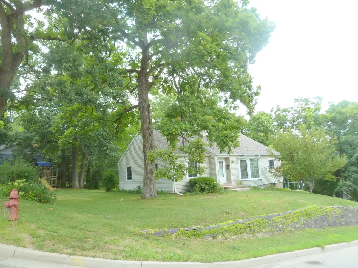 227 3rd St, Pewaukee, WI 53072 - #1