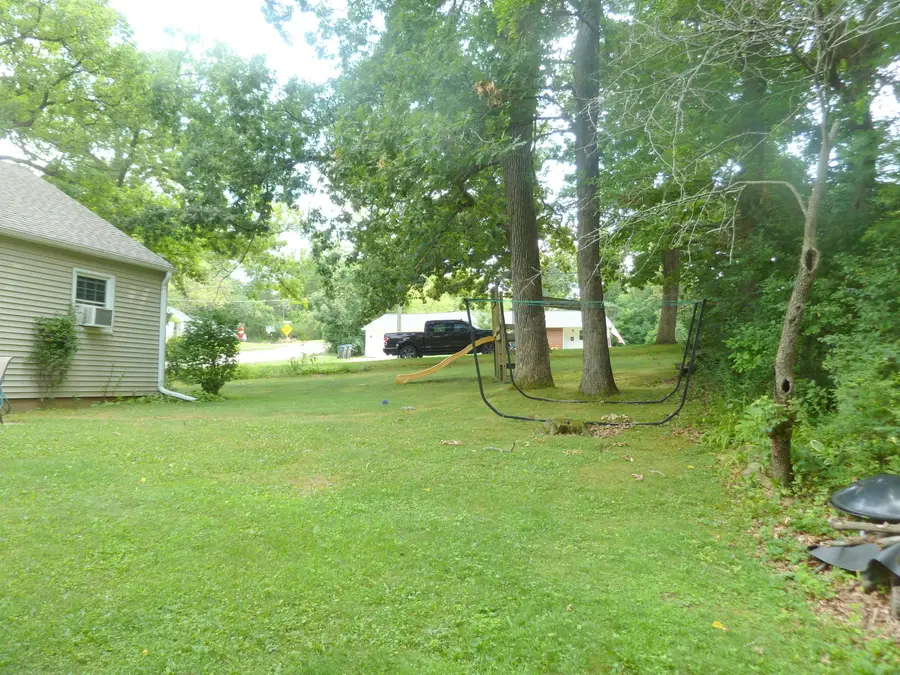 227 3rd St, Pewaukee, WI 53072 - #3