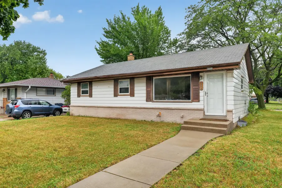 8000 W Mill Rd, Milwaukee, WI 53218 - #2
