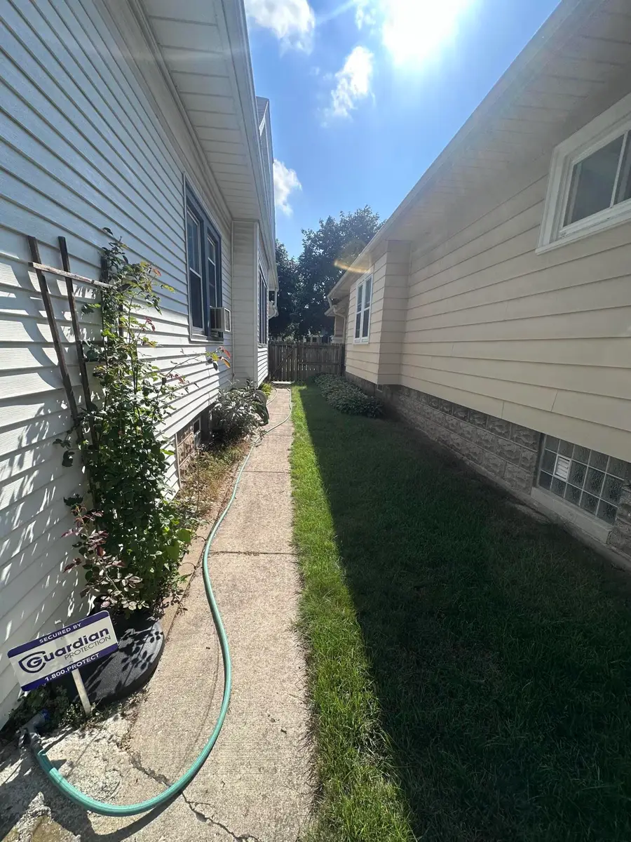 3459 N Bremen St, Milwaukee, WI 53212 - #3