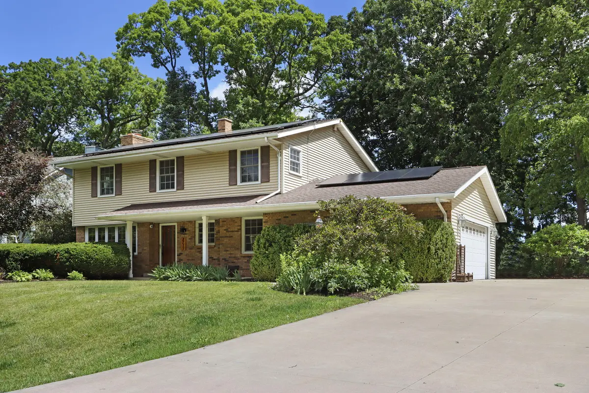 8715 108th Ave, Pleasant Prairie, WI 53158 - #1