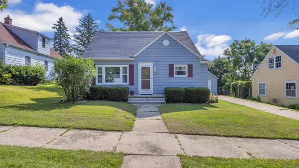 1161 N 8th Ave, West Bend, WI 53090