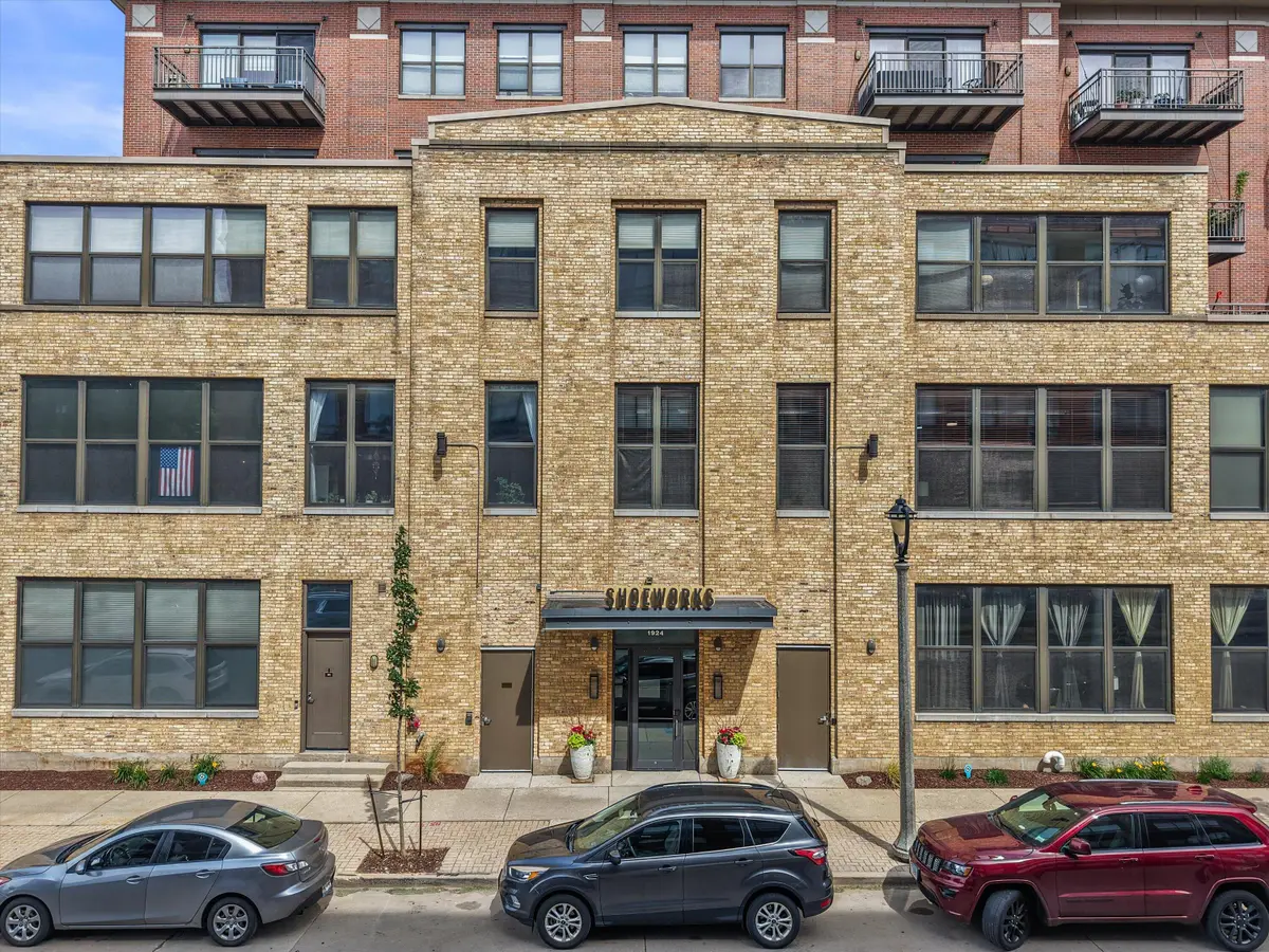 1924 N Hubbard St, Milwaukee, WI 53212 - #1