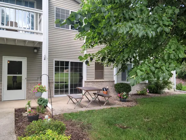 7123 Fieldview Dr, Mount Pleasant, WI 53406