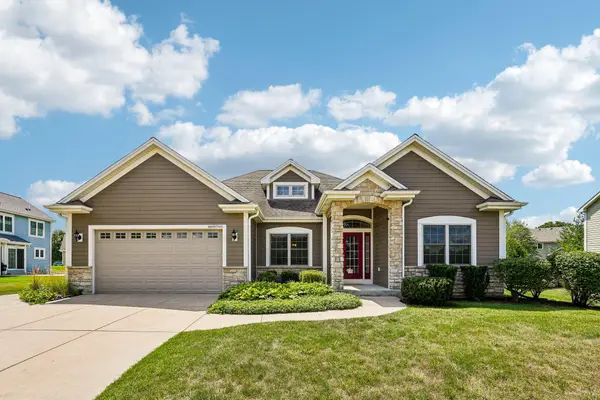 N66W23663 Hillview Dr, Sussex, WI 53089