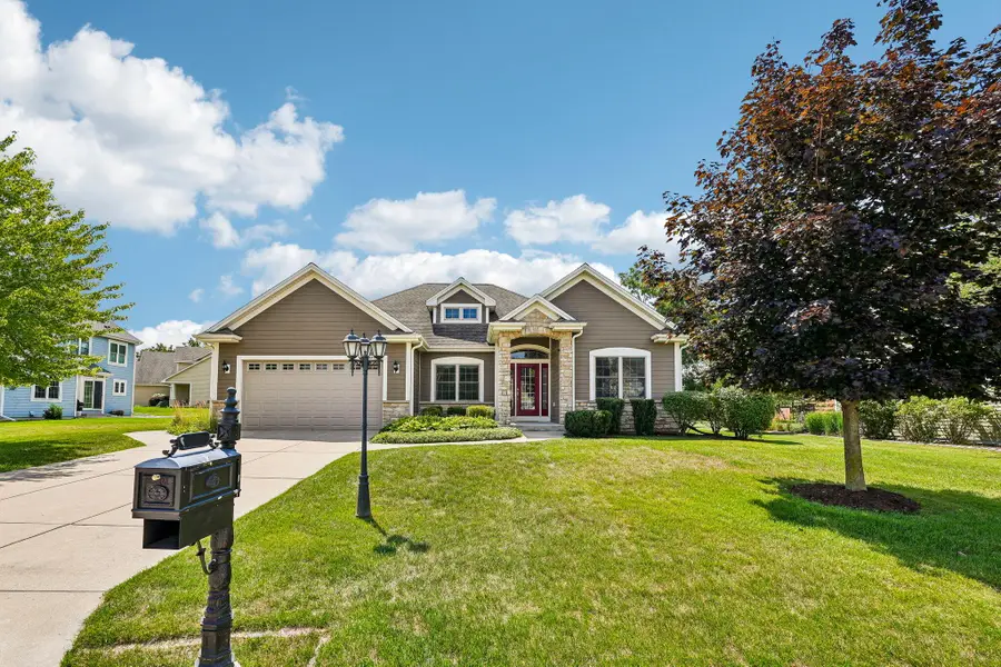N66W23663 Hillview Dr, Sussex, WI 53089 - #2