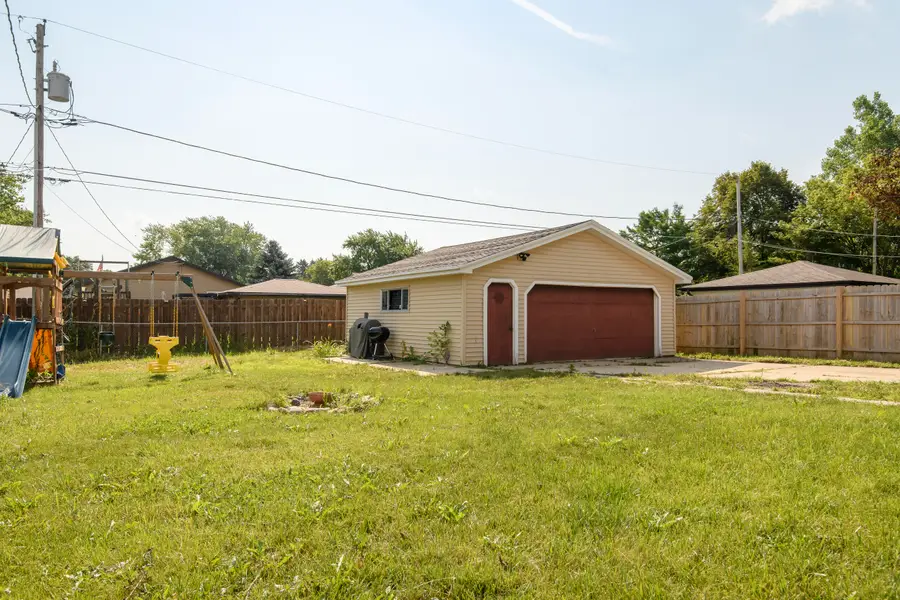 6727 Lone Elm Dr, Caledonia, WI 53402 - #2