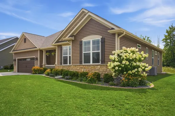335 Deer Meadow Dr, Fredonia, WI 53021