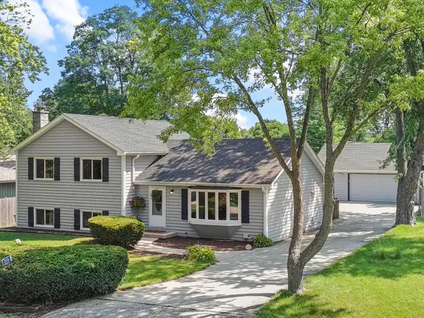 2910 Hickory Ln, Twin Lakes, WI 53181