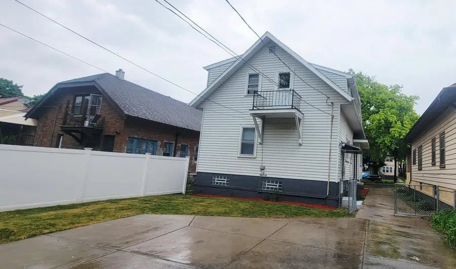 1723 S Layton Blvd, Milwaukee, WI 53215 - #2
