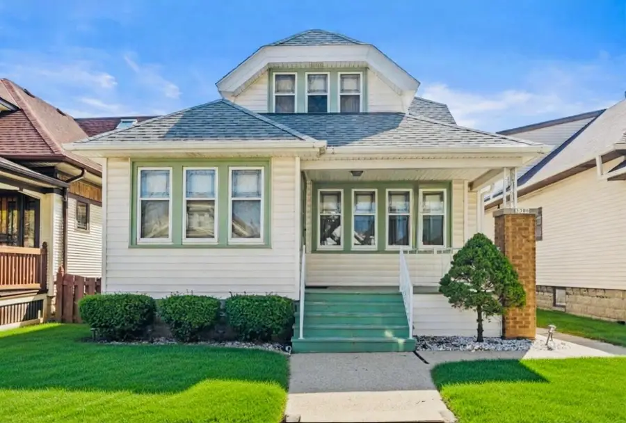 3306 S 15th Pl, Milwaukee, WI 53215 - #2