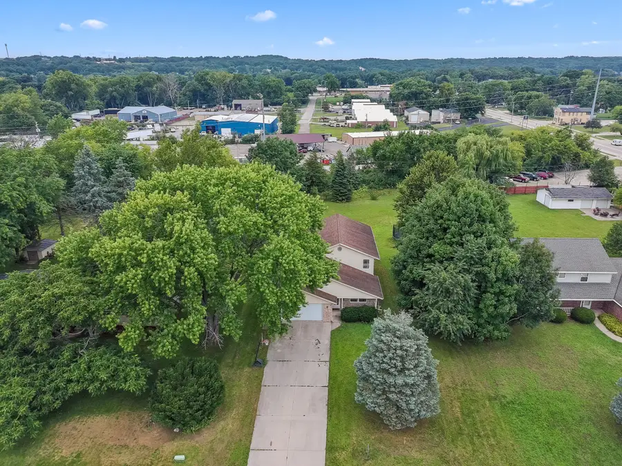 S89W23060 King Pkwy, Big Bend, WI 53103 - #2