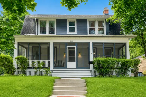306 Park Ave, Pewaukee, WI 53072