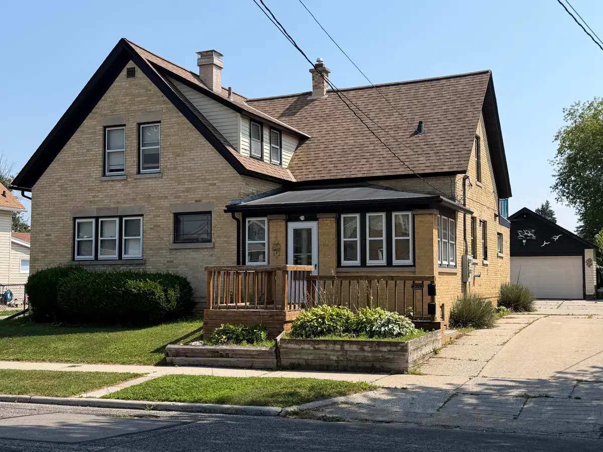 1321 S 16th St, Manitowoc, WI 54220 - #1
