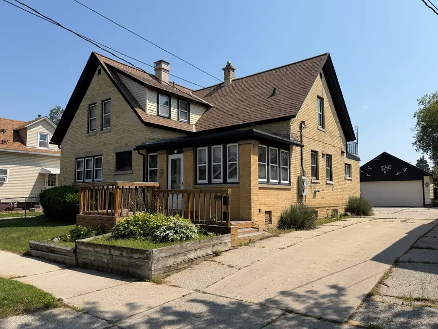 1321 S 16th St, Manitowoc, WI 54220 - #2