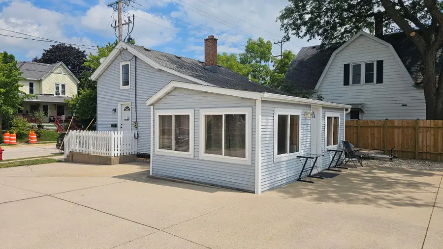 29 E State St, Hartford, WI 53027 - #2