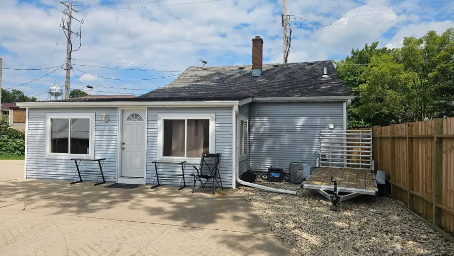 29 E State St, Hartford, WI 53027 - #3