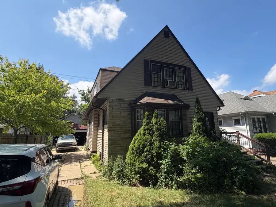 2727 N 56th St, Milwaukee, WI 53210 - #2